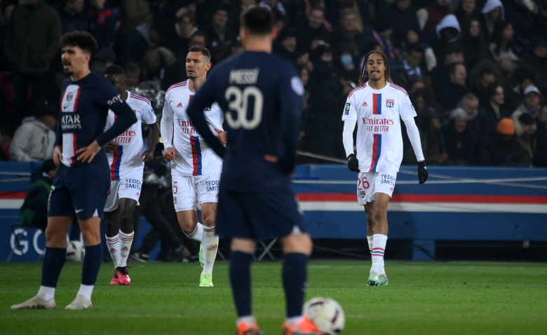 Illustration : "PSG - Olympique Lyonnais : Un Gone impressionnant face à Paris !"