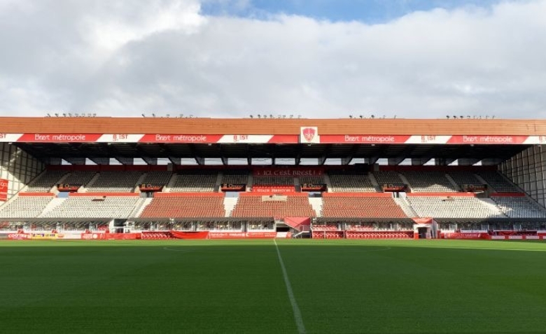 Illustration : "Stade Brestois : Un dossier complexe à gérer pour la saison prochaine ?"
