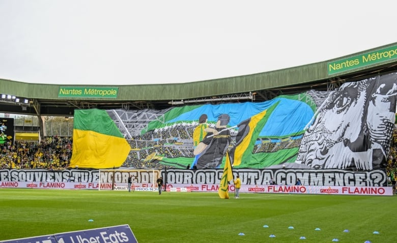 Illustration : "Mercato Nantes : Une perte financière dommageable pour le club"