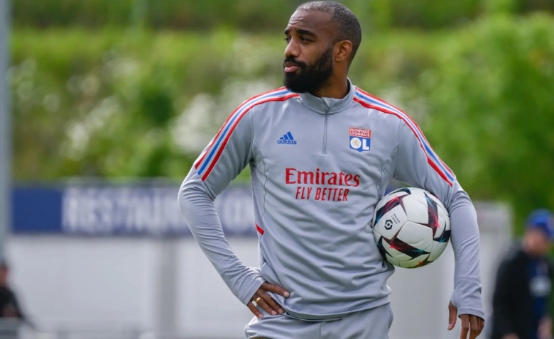 Illustration : "Mercato OL : Une nouvelle déception sur le plan financier "
