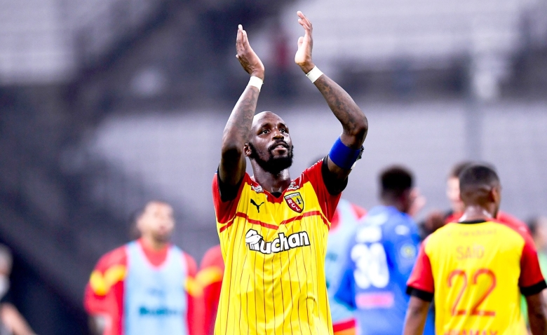 Illustration : "RC Lens : Le club enregistre un changement important après un transfert"