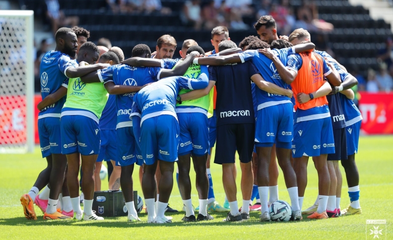Illustration : "Angers SCO - AJ Auxerre : Pourquoi Joly a-t-il écopé d'un carton rouge ?"