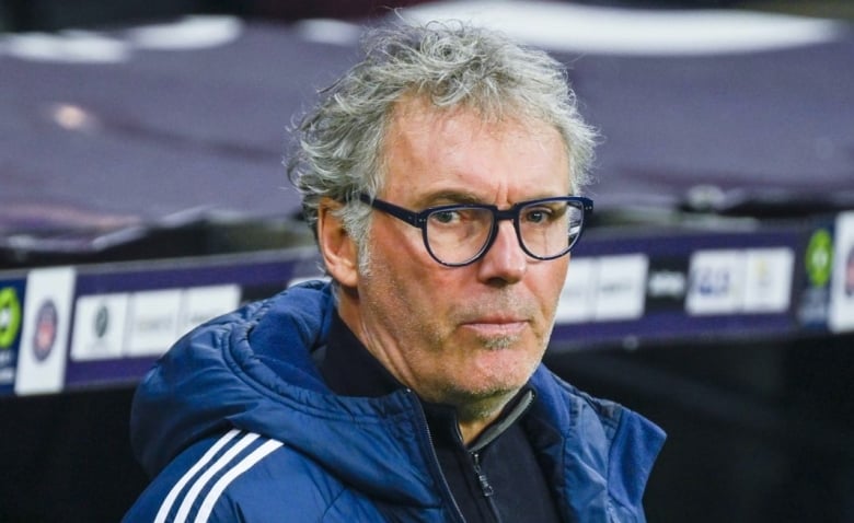 Illustration : "OL : Une déclaration forte de Laurent Blanc après la débâcle face à Paris !"