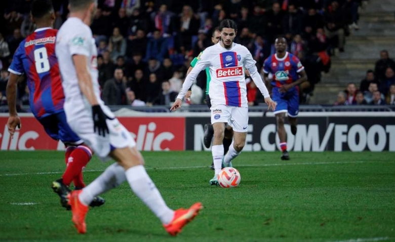 Illustration : "Mercato PSG : Une perte majeure se confirme pour l’avenir ?"