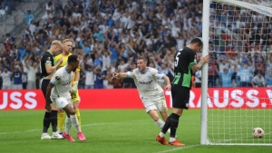 Illustration : OM – Brighton : Une décision arbitrale litigieuse qui sourit aux Marseillais ?