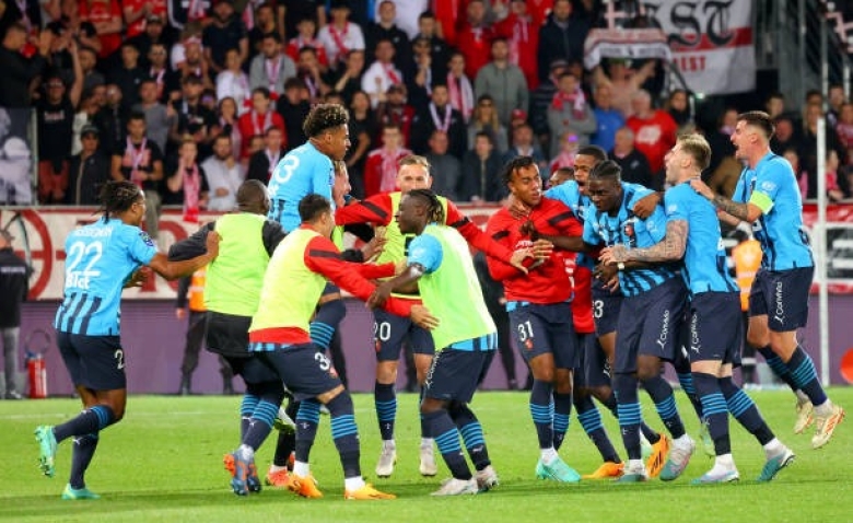 Illustration : "Stade Rennais : Un changement de plan majeur pour un match crucial "