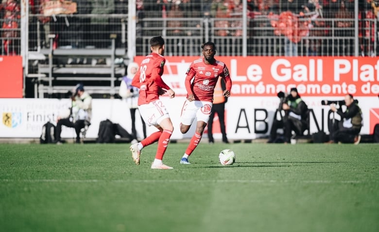 Illustration : "Stade Brestois : Un atout important apparaît dans le onze d'Eric Roy "