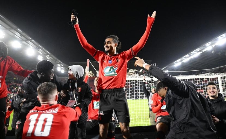 Illustration : "Mercato Rennes : Un joueur de Stéphan devient la priorité d’un concurrent !"