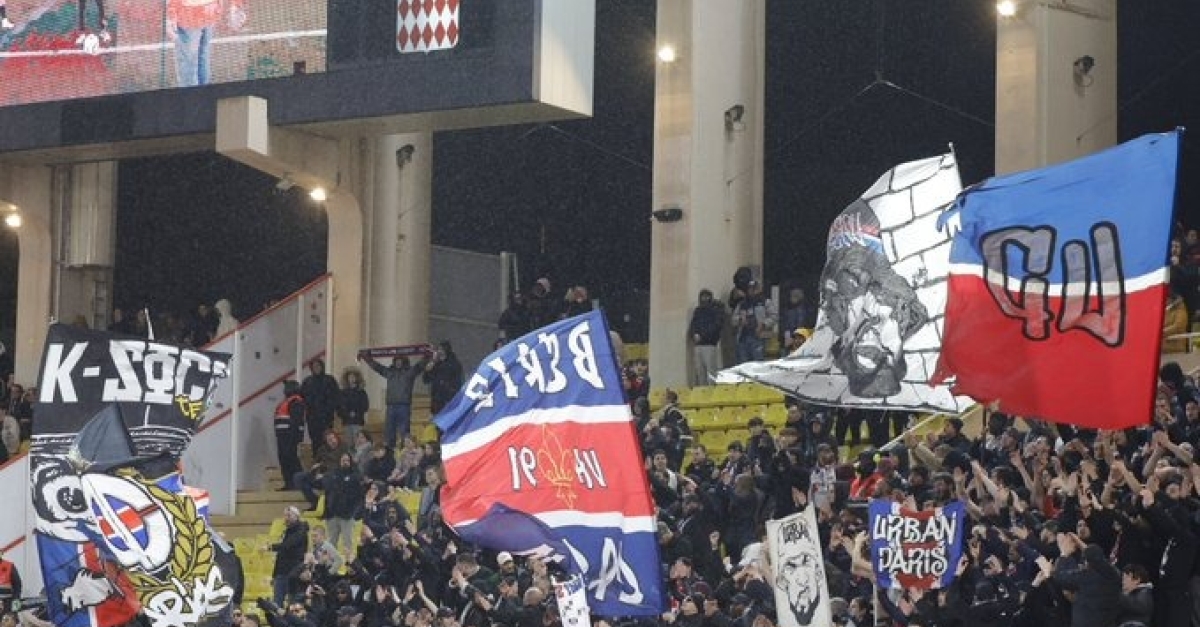 Gestion controversée de Mbappé : tensions au PSG avant un match crucial thumbnail