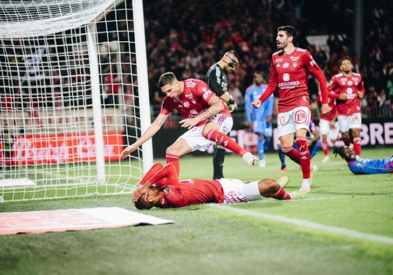 Illustration : Mercato Brest : Un joueur en passe de bousculer la hiérarchie d'Eric Roy ? 