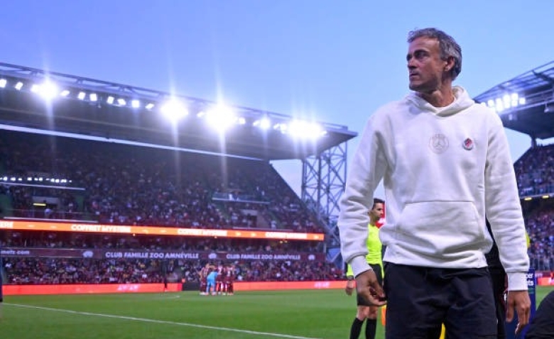 Illustration : "Mercato PSG : Les grandes manœuvres engagées pour un recrutement ambitieux "
