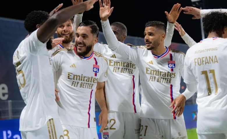 Illustration : "Mercato OL : Un transfert relancé par un concurrent direct "