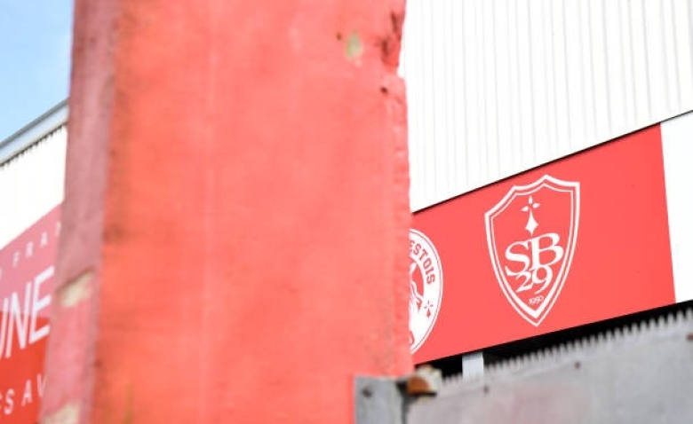 Illustration : "Mercato Brest : Un ancien du club au cœur d'un transfert majeur ! "