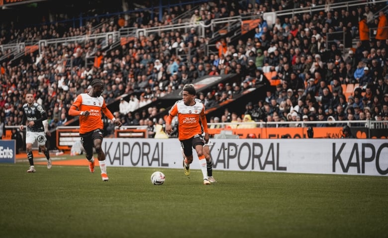 Illustration : "FC Lorient : Grand soulagement malgré la descente en Ligue 2 ! "