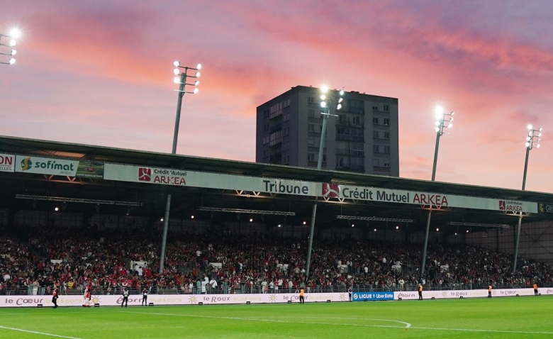 Illustration : "Mercato Stade Brestois : le SB29 accélère pour deux cibles offensives !"