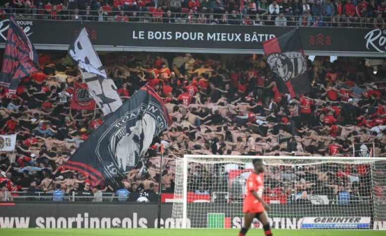 Illustration : "Stade Rennais : Une banderole interdite face à l'ASSE !"