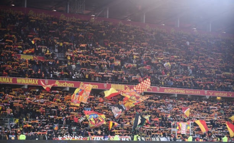 Illustration : "RC Lens : Une performance historique pour un visage du club"