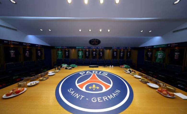 Illustration : "Mercato PSG : Une signature historique pour les Parisiens"