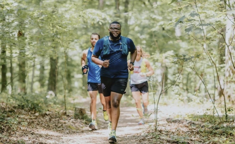 Illustration : "Les indispensables pour débuter le trail running : conseils et équipements"