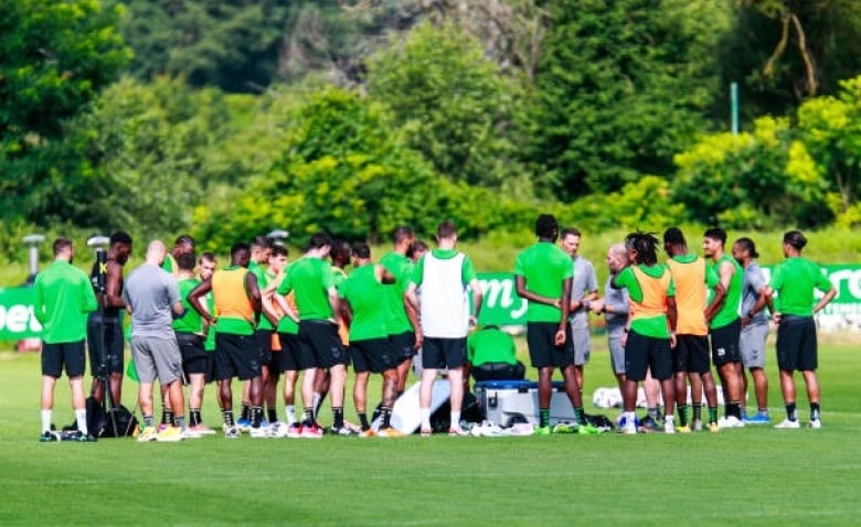 Illustration : "ASSE : Deux annonces réjouissantes pour les supporters !"