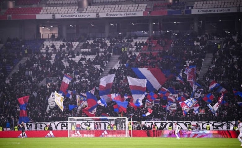 Illustration : "OL : Une décision suscite la colère des supporters avant l'Olympico "