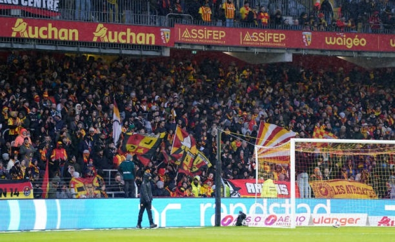 Illustration : "RC Lens : Une grosse désillusion pour les supporters à Bollaert"