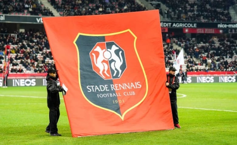 Illustration : "Mercato Rennes : L'arrivée d'un grand attaquant réclamée par Beye cet été !"