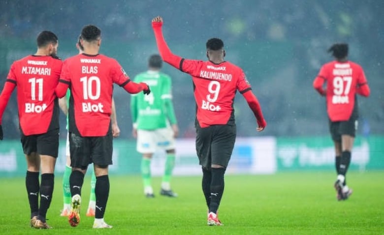 Illustration : "Stade Rennais : Plusieurs lacunes pointées du doigt à l'origine d'un gros chantier cet été ?"