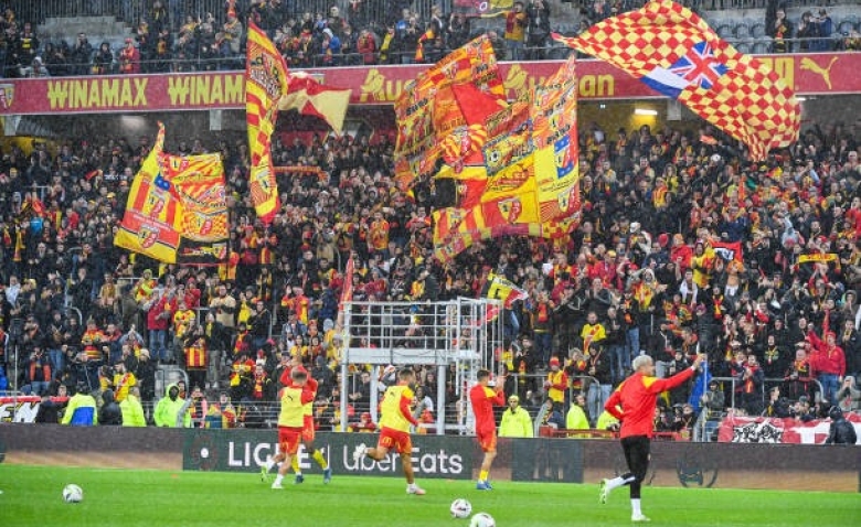 Illustration : "RC Lens : Deux mauvaises nouvelles suscitent la frustration des supporters "