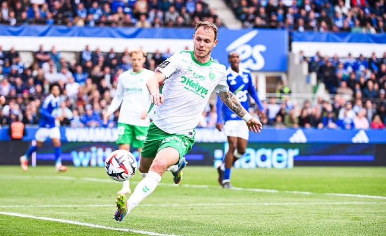 Illustration : "ASSE : Un chouchou des Verts cristallise l'attention après son match raté à Strasbourg"