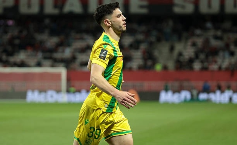 Illustration : "FC Nantes - Toulouse  : Kombouaré savoure le nul, Abline le reprend de volée"