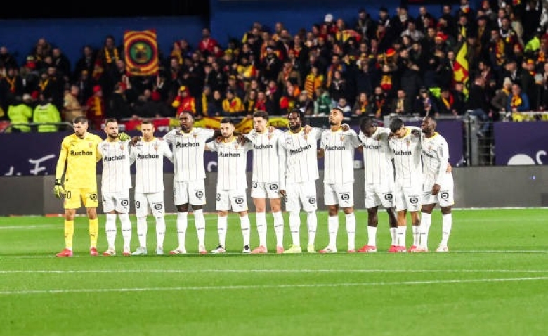 Illustration : "RC Lens : Un coup dur et un constat saisissant minent la saison des Sang et Or"