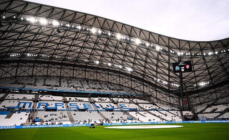 Illustration : "Mercato OM : Un nouveau phénomène sud-américain attire la convoitise de Longoria !"