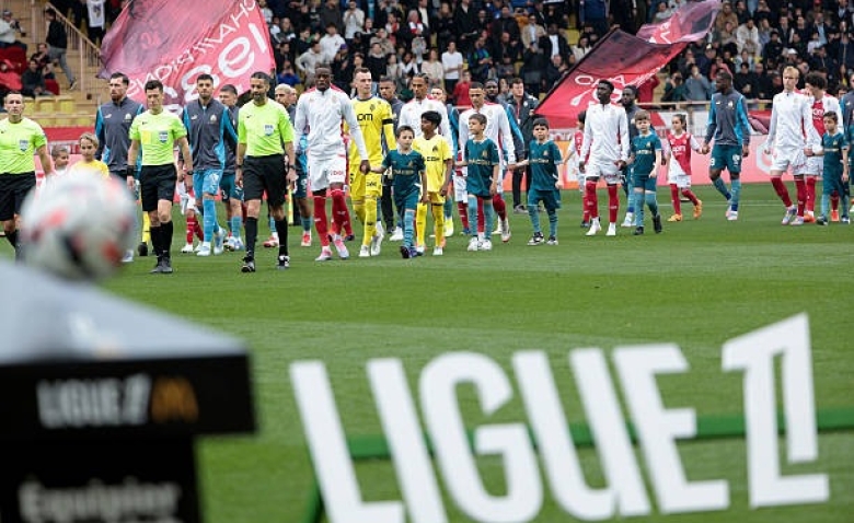 Illustration : "Mercato OM : Un crack offensif sur le départ, son remplaçant déjà identifié !"