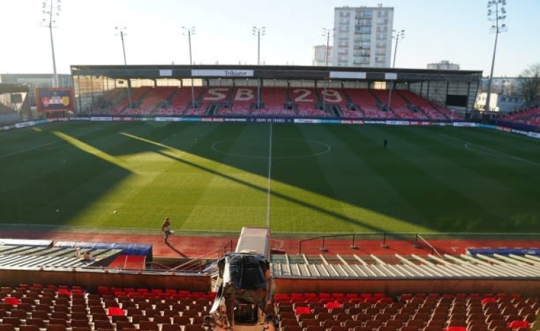 Illustration : "Stade Brestois : Une lueur d'espoir tombe du ciel pour accrocher l'Europe !"