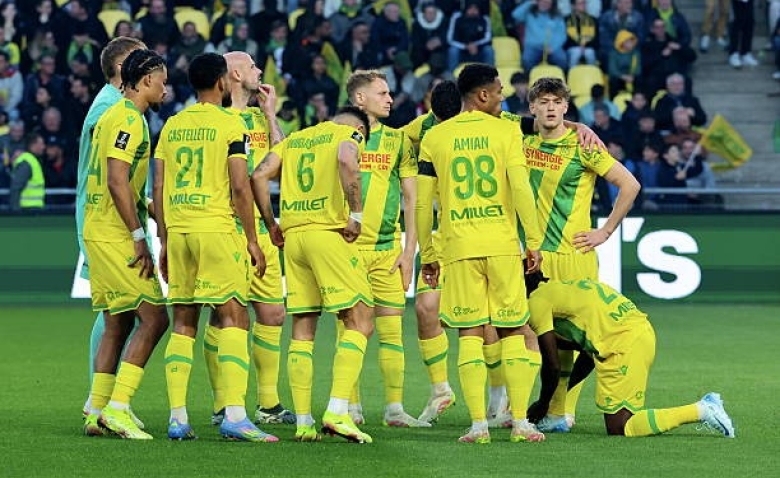 Illustration : "FC Nantes : Quels adversaires pour les Canaris en cas de barrages ?"
