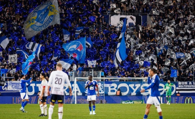 Illustration : "Mercato Strasbourg : Le club double l'OM pour la signature d'un attaquant très courtisé !"