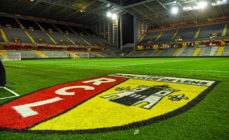 Illustration : "Mercato Lens : Une première offre transmise pour une révélation de Ligue 2 !"