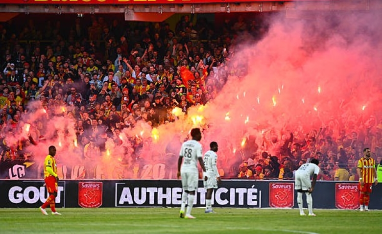 Illustration : "RC Lens : Une nouvelle polémique éclate après un incident survenu contre l'ASM"