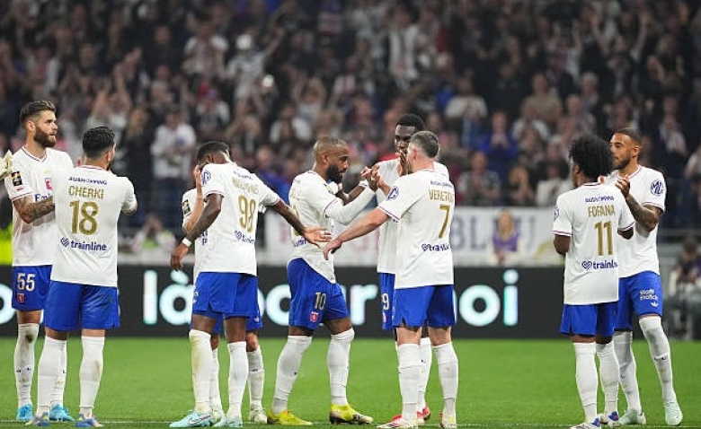 Illustration : "Mercato OL : Un phénomène lyonnais à l'origine d'une vente colossale dans les prochaines semaines !"