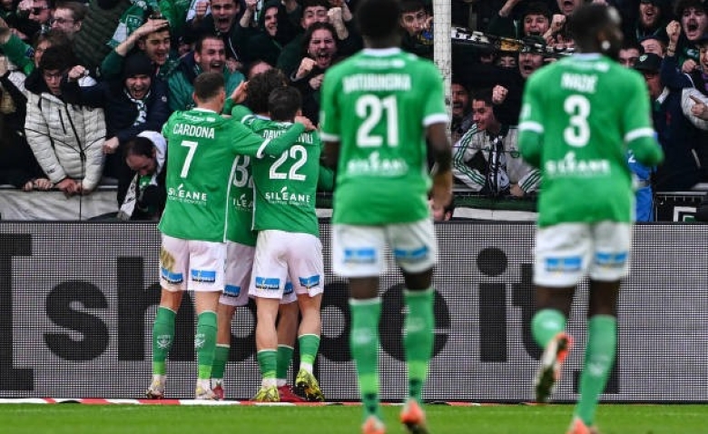 Illustration : "ASSE : Un repêchage inédit pour sauver les Verts de la relégation en L2 ?"