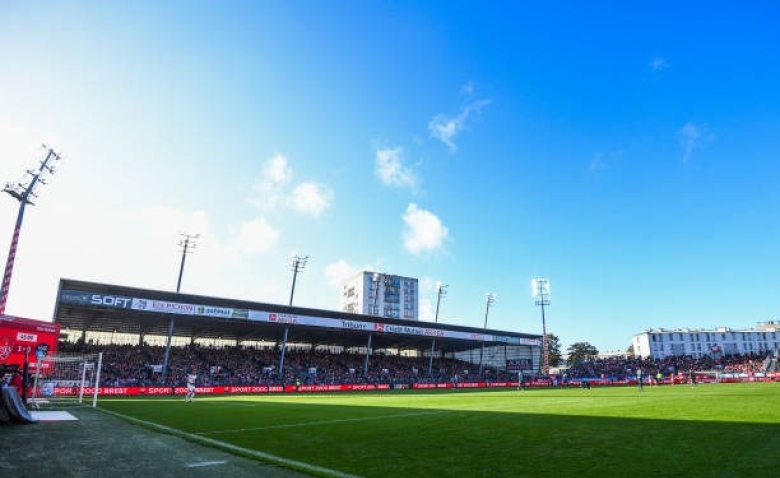 Illustration : "Mercato Brest : Une grosse désillusion pour les Bretons aux portes du mercato estival"