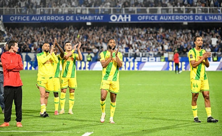 Illustration : "Mercato Nantes : Les Canaris tranchent enfin pour le nom du nouvel entraîneur !"