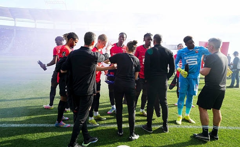 Illustration : "Mercato Rennes : Un troisième Rouge et Noir en partance vers l'étranger après Truffert et Assignon "