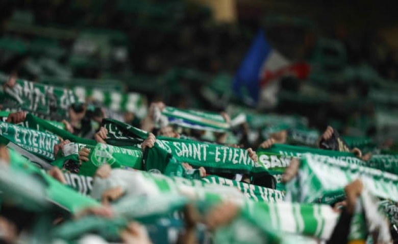 Illustration : "Mercato ASSE : Une vague d'arrivées annoncée fait déjà saliver les supporters !"