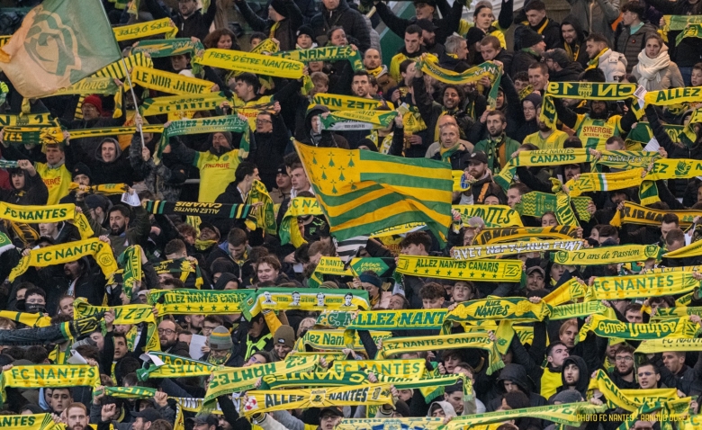 Illustration : "Mercato Nantes : Une pluie de départs décidée par Castro et un choix fort pour 2025-2026 !"