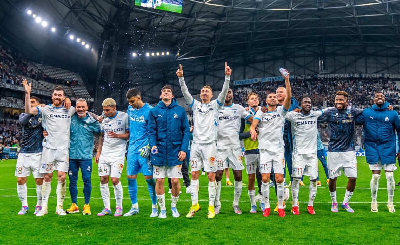 Illustration : "Mercato OM : Un club prestigieux double Marseille sur un joueur courtisé de L1 "