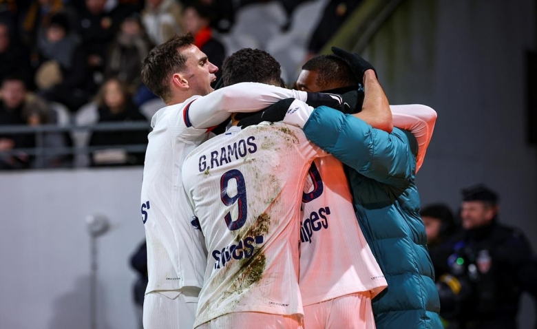 Illustration : "Mercato PSG : Paris cible un défenseur, mais le dossier se complique"