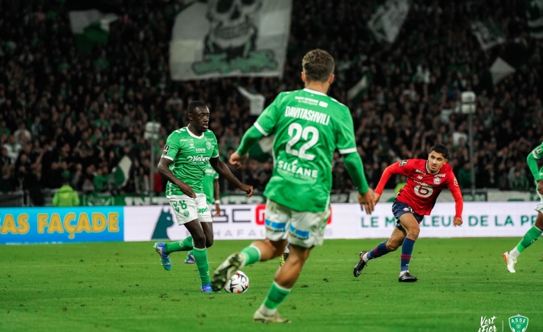 Illustration : "Mercato ASSE : Un jeune latéral prometteur dans le viseur"