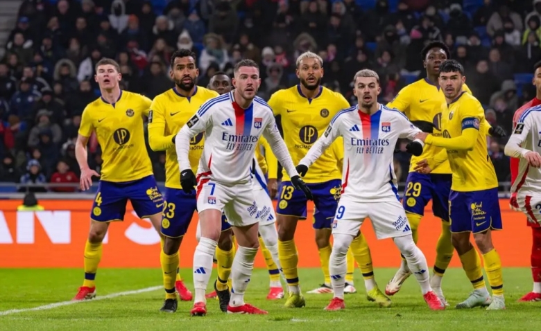 Illustration : "Mercato OL : Une situation floue pour un milieu en pleine progression"